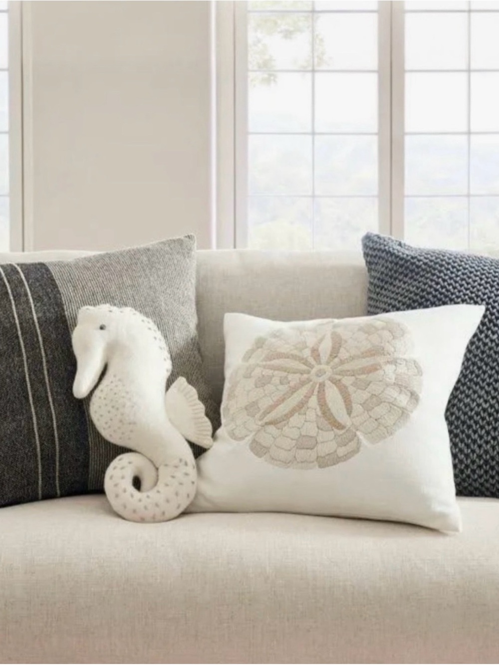 Pottery Barn Seahorse Pillow Rare Coastal Lumbar NWT - Picture 8 of 13